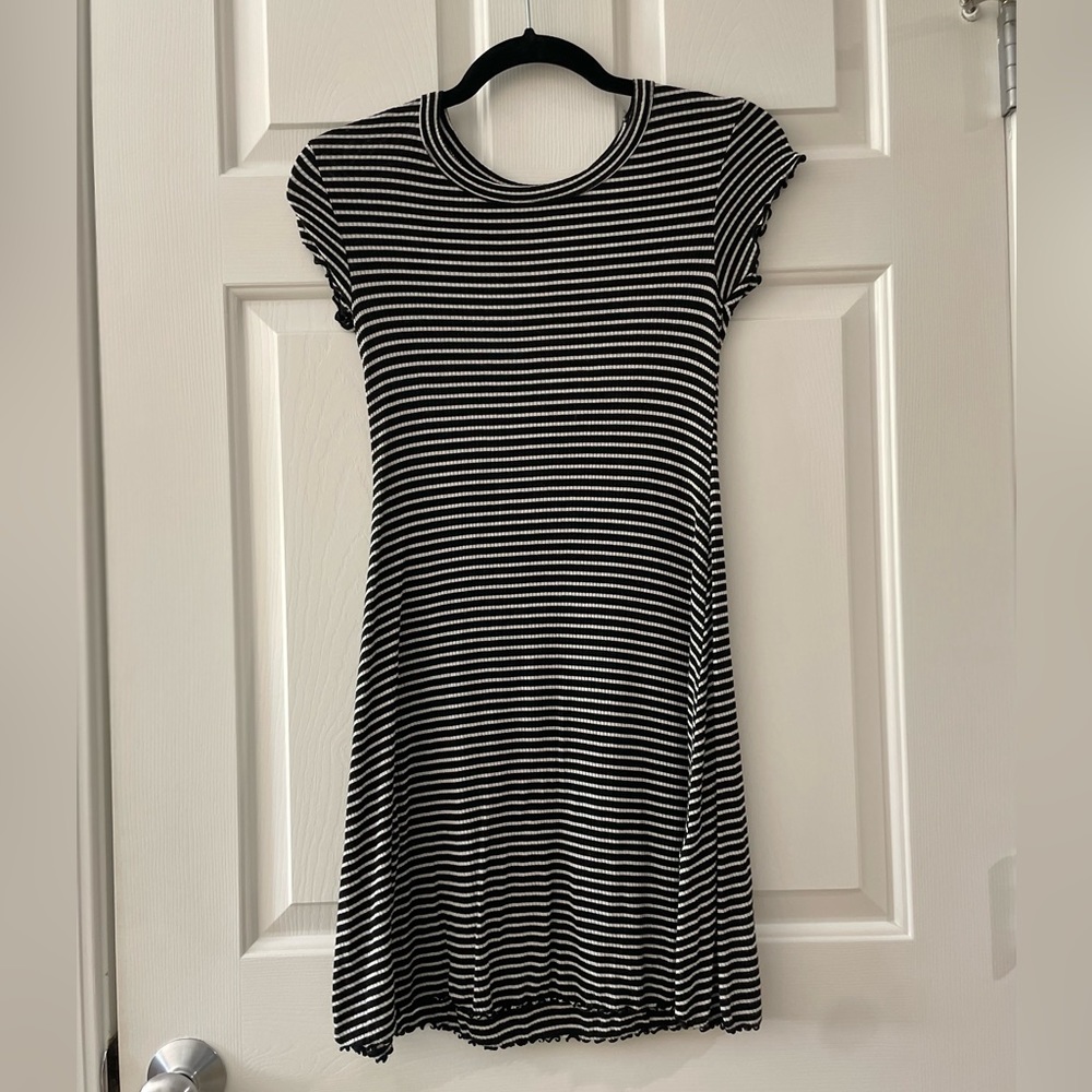 Stripped dress, Good condition, No stains/smells Worn a couple times